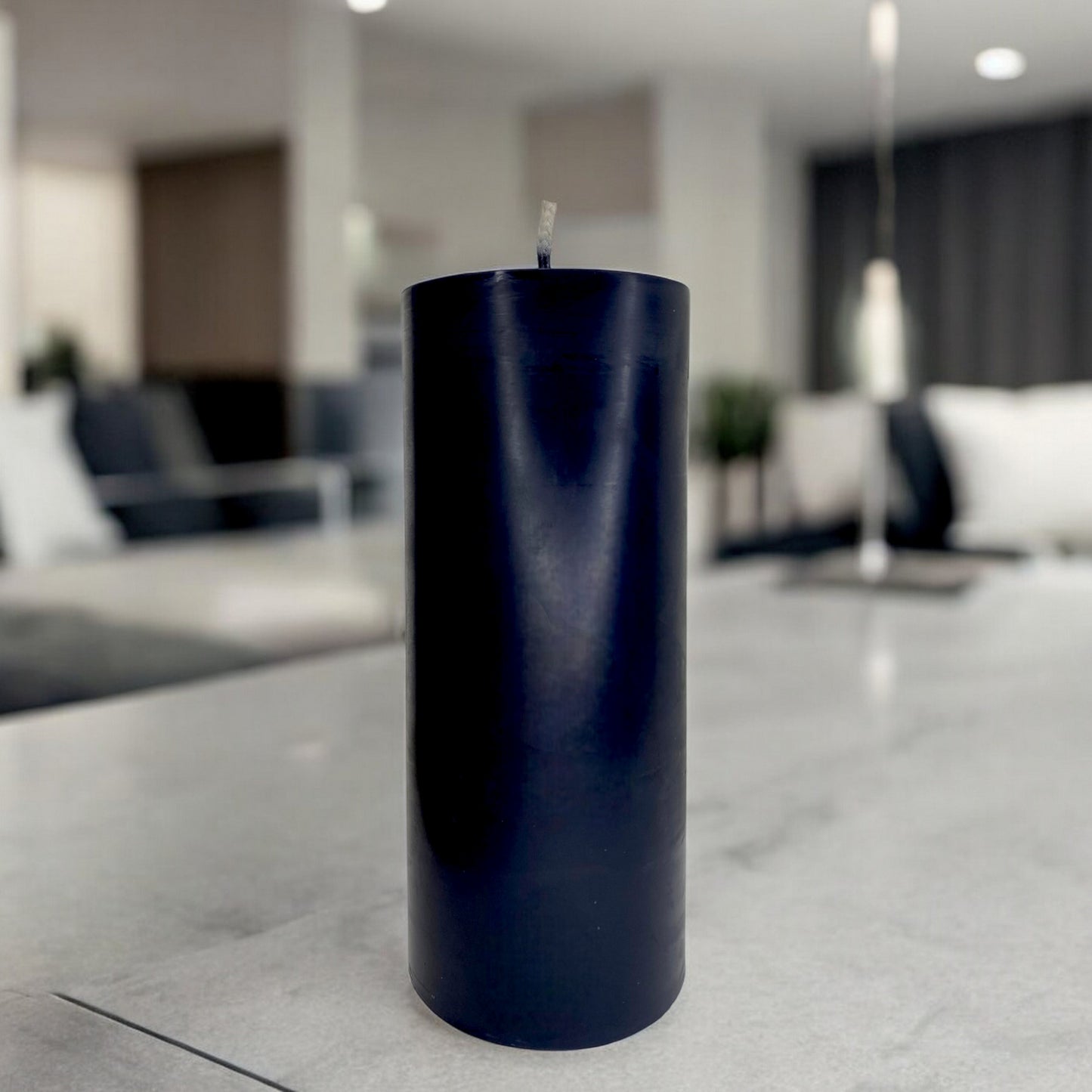 Bougie décorative parfumée en cire végétale, pilier, couleur noir, fabriquée à la main – HO'MAHA.