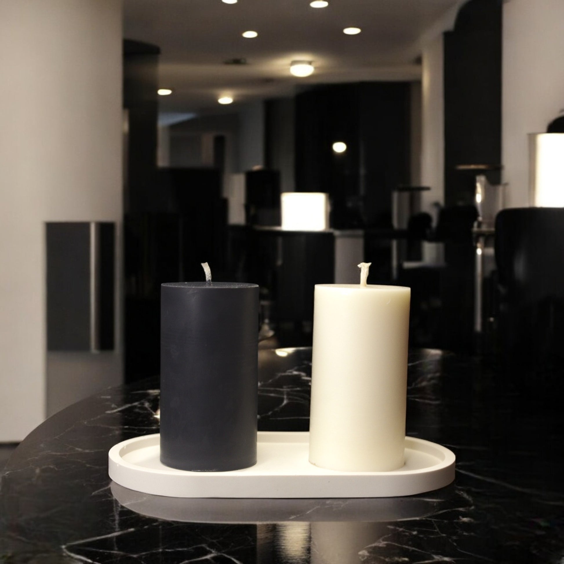 Bougie mini dendérah artisanale design en cire de soja, parfumée , décoration d'intérieur minimaliste, couleur noir et clair – HO'MAHA.
