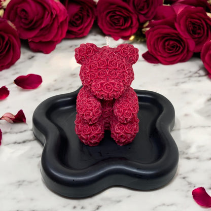 Bougie décorative parfumée en cire végétale, en forme d'oursons motif fleurs, couleur rouge bordeau, fabriquée à la main – HO'MAHA.