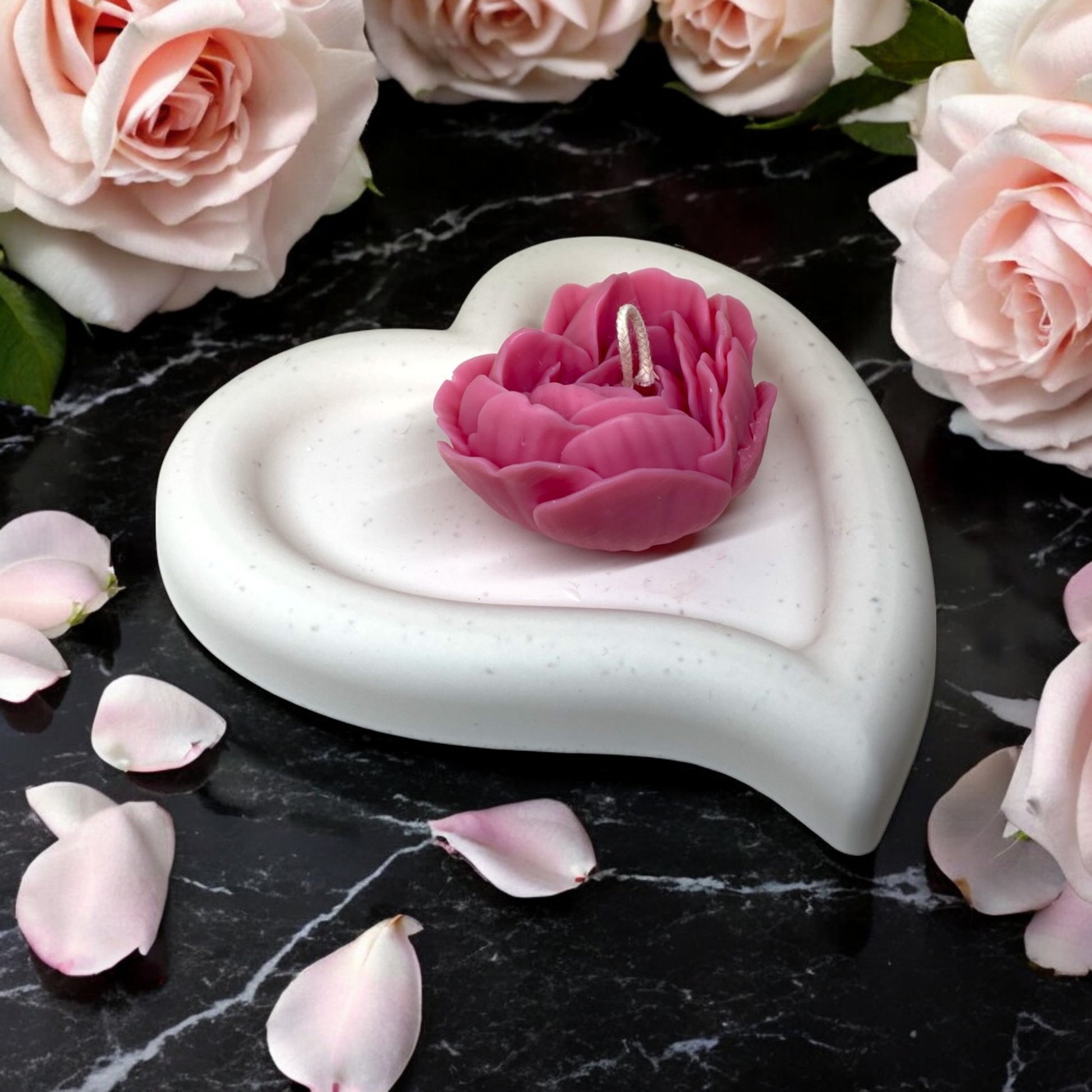 Bougie décorative parfumée en cire végétale, fleurs en forme de coeur, couleur rose, fabriquée à la main – HO'MAHA.